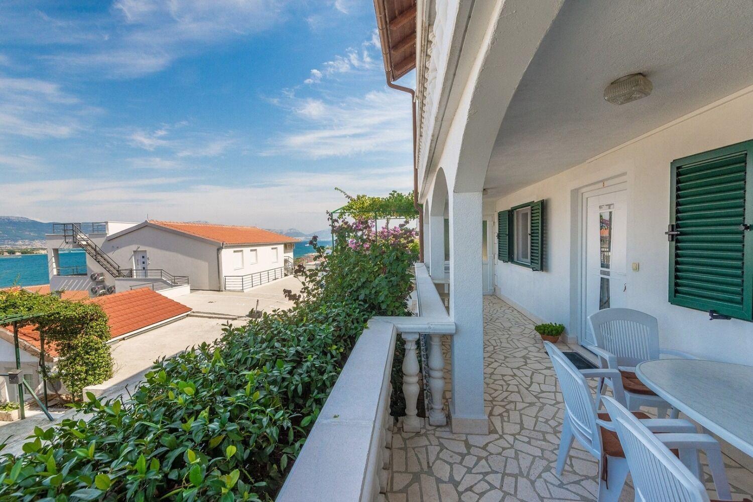 Apartment Bubi Trogir Extérieur photo